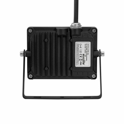 Projetor LED preto com dissipador e suporte em fundo branco