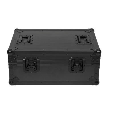 Mala rígida preta com fechos metálicos e alças embutidas sobre fundo branco