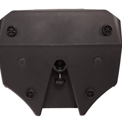 Suporte preto com parafusos e encaixe central de metal