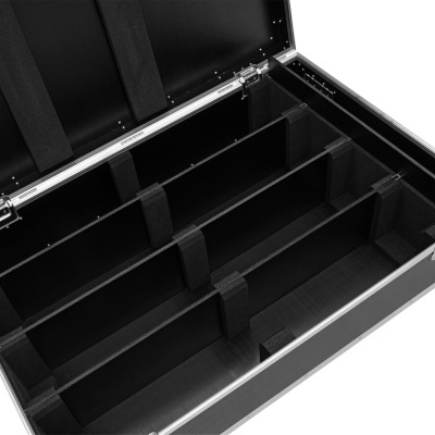Mala de transporte preta rígida com divisórias ajustáveis e fechos metálicos aberta