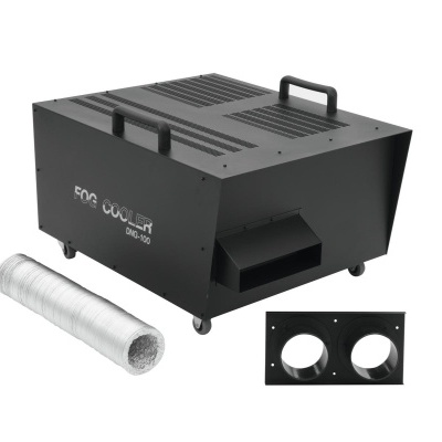 Máquina geradora de névoa preta com tubo flexível branco e placa preta com duas aberturas