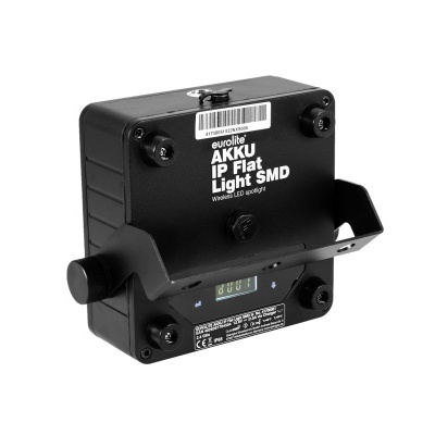Luz LED retangular preta EuroLite AKKU IP FLAT Light SMD com suporte ajustável