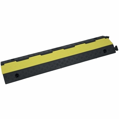 Calha passagem cabos preto e amarelo sobre fundo branco