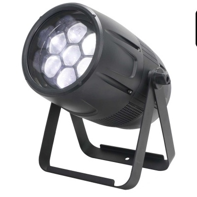 Refletor LED preto com seis LEDs e suporte metálico