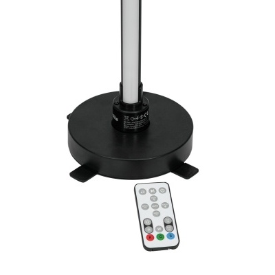 Luminária LED com base preta e controlo remoto