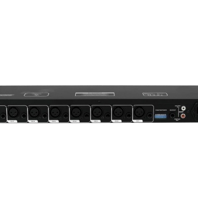 Dispositivo rack preto com múltiplas entradas XLR e conexões RCA