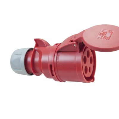 Tomada industrial vermelha com tampa articulada e conector de cinco entradas
