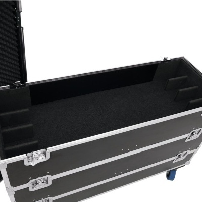 Estojo de transporte preto com interior acolchoado e rodas azuis