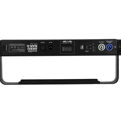 Painel traseiro de equipamento eletrônico preto com conectores e indicador digital