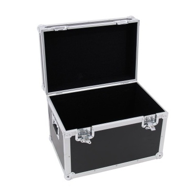 Caixa de transporte preta aberta com estrutura metálica prateada e interior em tecido preto