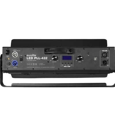 Luz LED profissional Eurolite LED PLL-432 com painel de controle