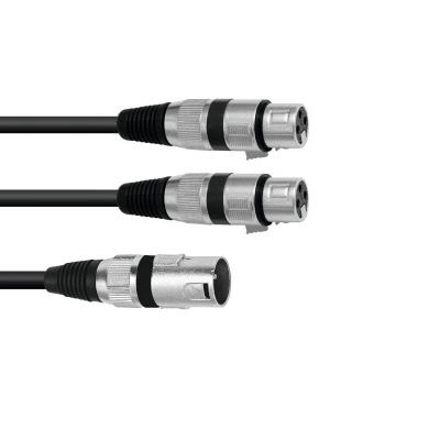 Cabo preto com três conectores metálicos XLR prateados