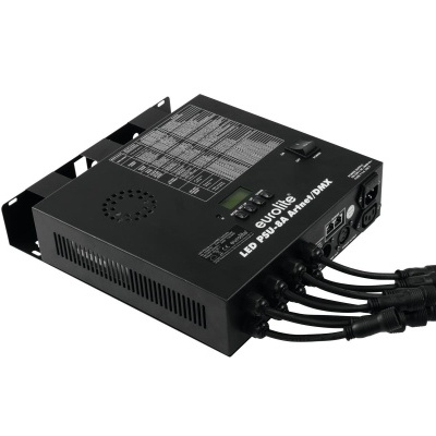 Leitor de luz LED DMX preto com cabos conectados e suporte de montagem