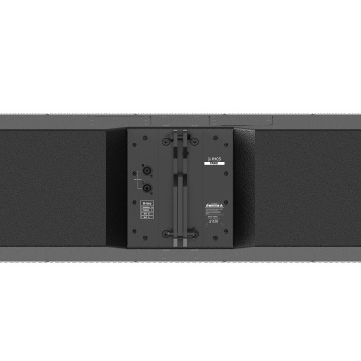 Painel retangular preto de LED com altifalantes e painel central com botões e texto de aviso