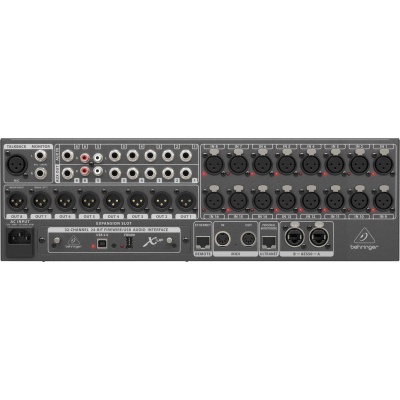 Interface de áudio Behringer X Air XR18 com múltiplas conexões e controlo digital