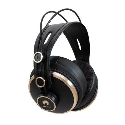 Auscultadores pretos com detalhes dourados e logótipo 'GROUND ZERO'