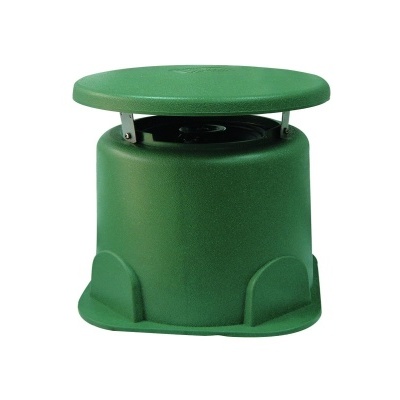 Coluna de som portátil exterior verde com topo redondo.