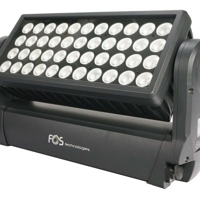 Projetor de iluminação profissional preto com LEDs brancos em fileiras