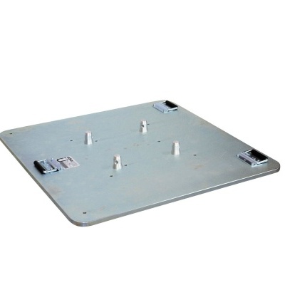 Base quadrada metálica com suportes e cintos de segurança pretos