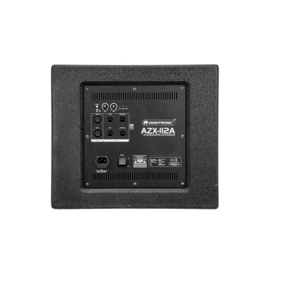 Coluna de som preta texturizada vista de trás com conectores e legendas