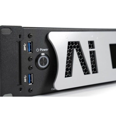 Painel frontal de equipamento eletrônico com portas USB e botão de power