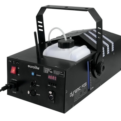 Máquina de névoa preta Eurolite Dyne FOG 1500 com tanque branco e painel frontal com botões
