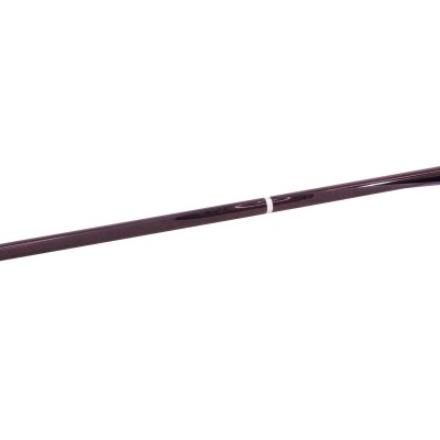 Par de pauzinhos de madeira castanho escuro com faixa branca no centro