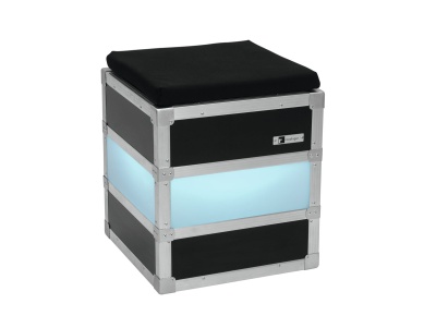 Assento cúbico preto com painel azul e estrutura metálica