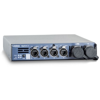 Dispositivo de rede Luminex GigaCore 10 com várias portas RJ45 e indicadores LED