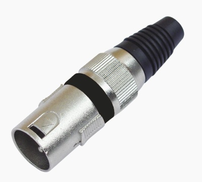 Conector XLR metálico prateado com detalhes pretos