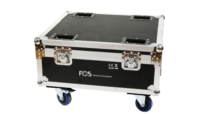 Flight case preto com acabamentos metálicos e rodas azuis