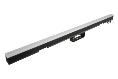 Barra luminosa retangular preta com difusor branco e fixador metálico