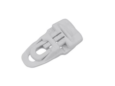 Clips para cortinas brancos em plástico isolados