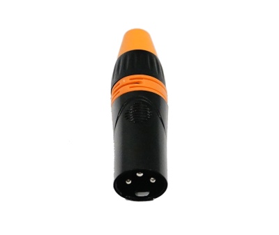 Conector de áudio XLR preto e laranja com três pinos metálicos