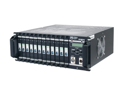 Equipamento telecom preto com 12 cartões, visor digital e botões