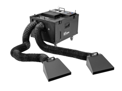 Máquina de limpeza industrial preta com mangueiras e bocais quadrados.