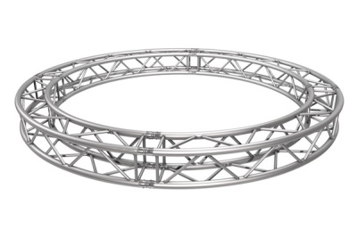 Estrutura circular metálica prateada com perfis triangulares entrelaçados