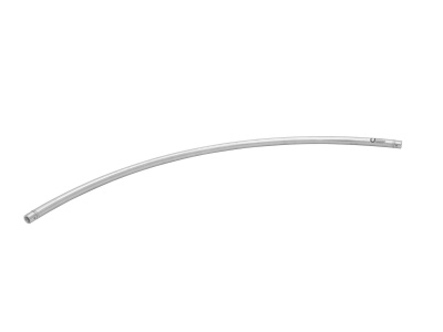 peça metálica curva prateada sobre fundo branco