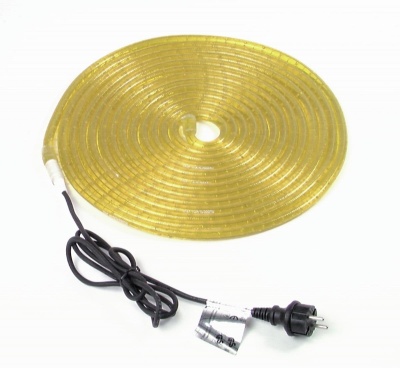 Rolo de mangueira luminosa LED amarelo com cabo preto e ficha elétrica.