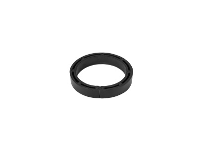 Anel preto de plástico com ranhuras circulares