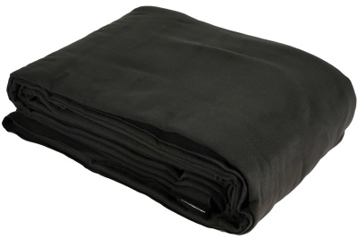 Colcha ou manta preta dobrada