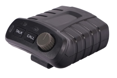 Radio comunicador portátil preto com botões TALK e CALL