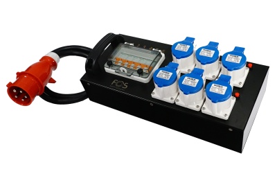 Régua elétrica com seis tomadas azuis e cabo com ficha vermelha