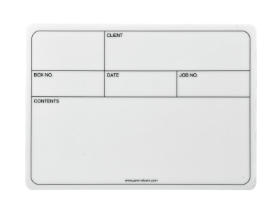 Etiqueta adesiva branca com áreas para preencher dados de cliente, caixa, data, trabalho e conteúdo