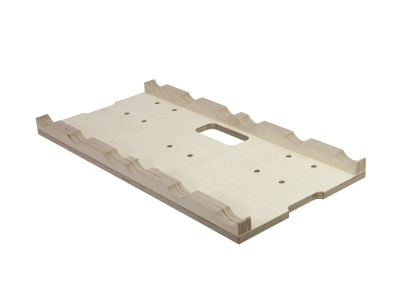 Prateleira de madeira clara com orifício para transporte