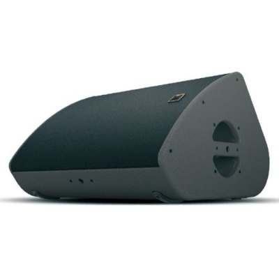 Coluna de som profissional trapezoidal preta e cinzenta com placa metálica