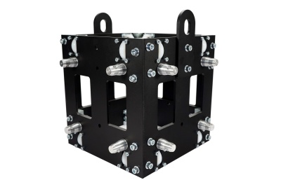 Suporte cúbico preto de metal com parafusos e alças