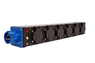 Filtro de energia preto com seis tomadas e conector azul