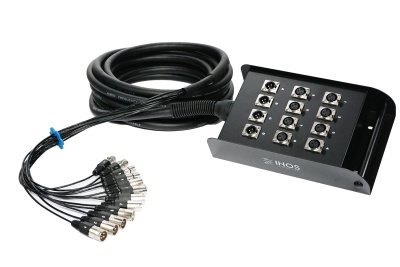 Caixa de distribuição de áudio preta com cabo e conectores XLR