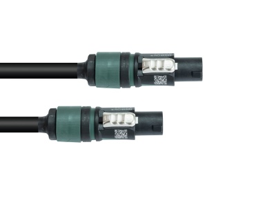 Cabos pretos com conectores verdes e pretos e etiquetas QR